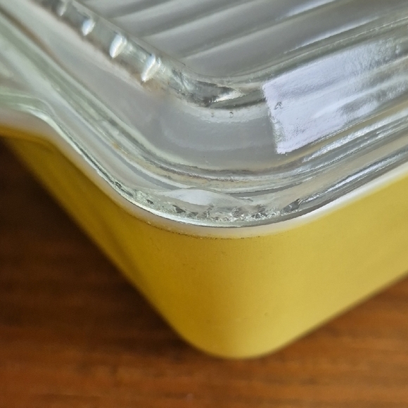 Yellow Pyrex Refrigerator Dish - Picture 8 of 8